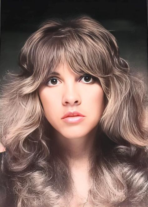 Stevie Nicks Makeup, Stevie Nicks Pictures, 80s Short Hair, Stevie Nicks Young, Stevie Nicks Lindsey Buckingham, Stevie Nicks Style, Feminine Mystique, Stevie Nicks, Fleetwood Mac