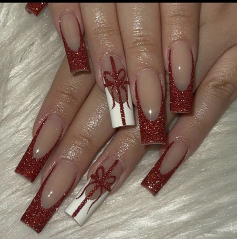 Long Acrylic Nails Coffin Christmas, Short Square Nail Designs Christmas, Christmas Long Almond Nails, Funky Nails Christmas, December Nails Christmas Almond, Christmas Nails Acrylic Square Short, Square Christmas Nails Acrylic, Winter Christmas Nails Almond, December Nails Christmas 2024