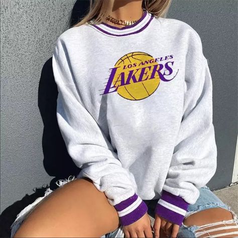 Lakers Outfit, Lakers Logo, Ropa Aesthetic, Logo Sweatshirt, Summer Fabrics, Long Sleeve Sweatshirt, Printed Sleeves, Girls Fashion, Casual Pullover