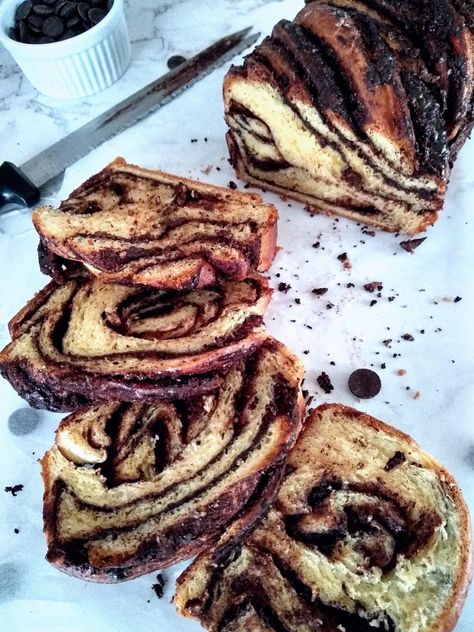 Babka Bread / Chocolate Babka / Krantz Cake - Living Smart And Healthy Bread Machine Babka, Gbbo Recipes, Babka Bread, Roulade Recipe, Babka Recipe, Star Bread, Bread Chocolate, Dessert Breads, Chocolate Babka