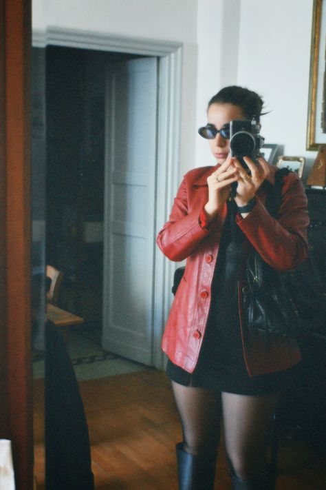 Red Leather Jacket Outfit Aesthetic, Maroon Leather Jacket Outfit, Red Leather Jacket Outfit, Red Leather Blazer, Europe Fits, Maroon Leather Jacket, Clothes Drawing, Leather Jacket Outfit, Outfit 90s