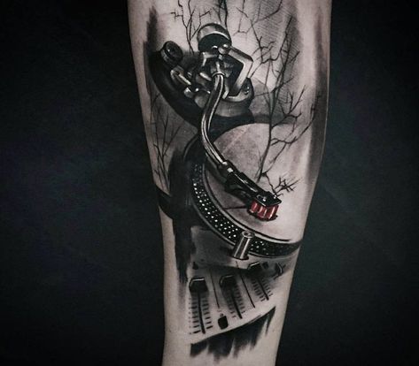 Dj Turntables Tattoo, Turntable Tattoo, Dj Tattoo, Clock Tattoo Sleeve, Hip Hop Tattoo, Tats Ideas, Music Tattoo Sleeves, Inner Bicep Tattoo, Tattoo Music