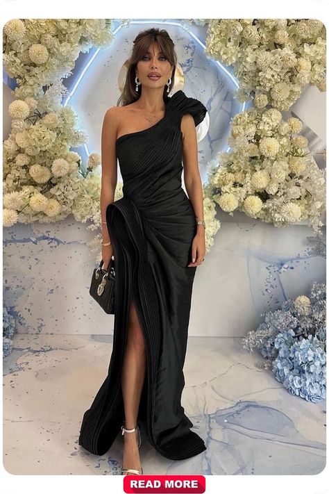 Glamorous one-shoulder black dress with delicate draping, designed for special occasions, adding a touch of boldness and sophistication for a lasting impression. Classy Black Dress, Black Essentials, Black Dresses Classy, Trending Dresses, Cocktail Dresses, Evening Gown, Timeless Fashion, Special Occasion, One Shoulder