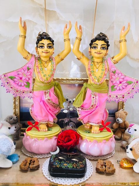 Nityananda Prabhu, Gour Nitai, Deity Outfits, Pancha Tattva, Radha Krishna Mandir, Krishna Clothes, Krishna Balaram, Gaura Nitai, Radha Krishna Temple