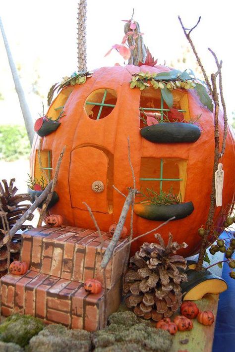 Pumpkin Fairy House, Halloween Fairy Garden, Creative Pumpkin Carving, Fairy Halloween Costumes, Pumpkin Contest, Pumpkin Carving Ideas, Pumpkin House, Halloween Fairy, Creative Pumpkins