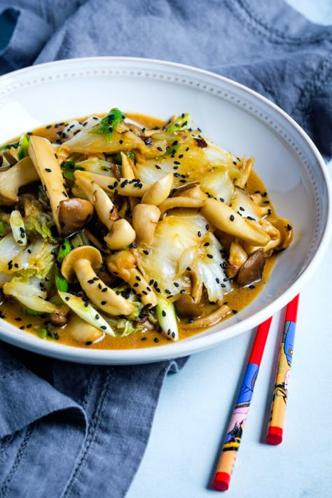 Miso Stir Fry, Cabbage Mushroom, Pasta Salad Vegan, Miracle Noodle, Lectin Free Foods, Vegan Low Carb, Miracle Noodles, Cabbage Stir Fry, Chinese Vegetables