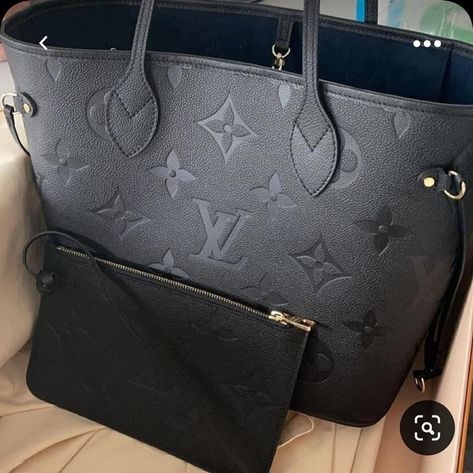 Never Full Louis Vuitton, Black Louis Vuitton Bag, Louis Vuitton Handbags Speedy, Lv Tote, Lv Neverfull, Black Louis Vuitton, Louis Vuitton Totes, Handbag Heaven, Luxury Purses