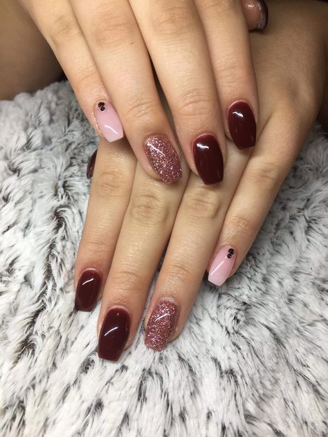 Baby pink, rose gold glitter and burgundy Rose Gold And Red Nails, Burgundy And Rose Gold Nail Designs, Maroon And Rose Gold Nails, Red And Rose Gold Nails, Maroon And Pink Nails, Pink And Burgundy Nails, Burgundy And Pink Nails, Burgundy And Rose Gold Nails, Rose Gold Nails Acrylic