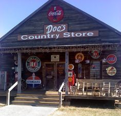 old country store Old Country Stores Fronts, Old General Stores, Country Stores, Store Architecture, Vintage Gas Pumps, Seventh Heaven, Small Town America, Old Country Stores, Old Gas Stations