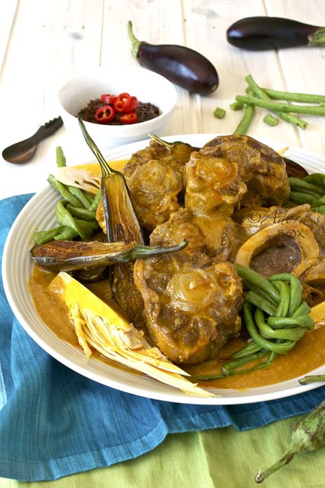 Easy to follow recipes for delicious home cooked meals. Oxtail Stew, Stew Soup, Oxtail Recipes, Filipino Dishes, Pinoy Food, Filipino Recipes, Soups And Stews, No Cook Meals, Gravy