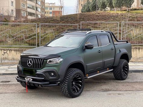 Car wrap😍 on Instagram: “The Monster😈🦍 ⚡️Mercedes Benz X Class ✨Ghost Metalik Dark Green 🔥Shendrroni makinen tuaj ne makine enderrash #car #carlifestyle #carwrap…” Honda Ridgeline Custom, Mercedes Benz World, Pick Up 4x4, Mercedes Truck, Mercedes G Wagon, Panel Truck, Honda Ridgeline, Suv Trucks, Cool Sports Cars