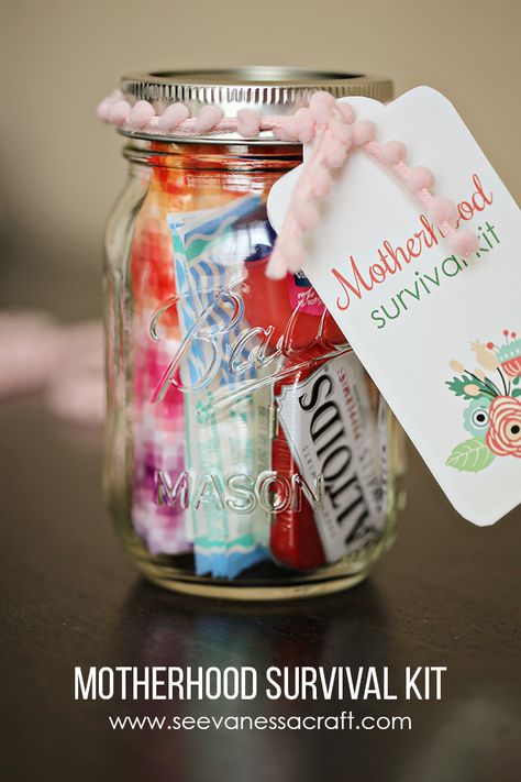 Motherhood Survival Kit Jar - Gift Idea for Moms with Free Printable Tag Mother To Be Gift Ideas, Mom Survival Kit Gift, Mommy Survival Kit, New Mom Survival Kit, Mom Survival Kit, Survival Kit Gifts, Mother To Be, Free Printable Tags, Gift Jar