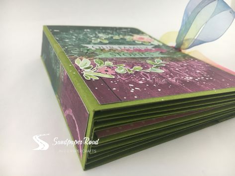 Cal Summers Mini Albums, Paper Albums Tutorials, Brag Book Diy Mini Albums, Easy Mini Album Tutorial, Mini Albums Tutorial, Diy Mini Album Tutorial, Diy Prayer Journal, Diy Albums, Scrapbook Albums Tutorial