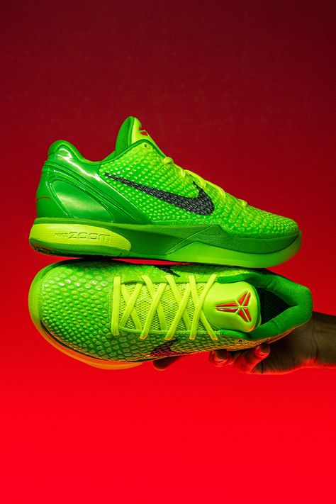 What’s your favorite holiday-themed sneaker colorway? For many, it’s the Nike Kobe 5 Protro “Grinch,” which was debuted by the legend himself, Kobe Bryant, during a Christmas Day showdown with the Miami Heat in 2010. Kobe Grinch, Kobe 6 Grinch, Kobe Bryant Sneakers, Kobe 6 Protro, Bball Shoes, Basket Shoes, Hoop Shoes, Kobe 5, Kobe Bryant Shoes