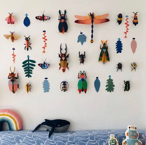 Bug Wall, Brand Studio, Insect Art, Different Kinds, Diy For Kids, Art Lessons, The Wall, Paper Art, Art For Kids