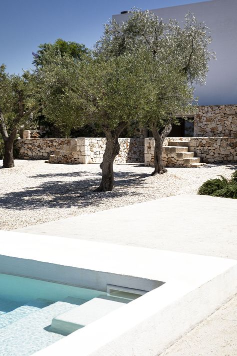 A Sublime Retreat Masseria Moroseta, Natural Stone Flooring, Sustainable Farming, Aromatic Herbs, Olive Leaf, Rustic Table, Organic Farming, Modern Life, Rustic Elegance