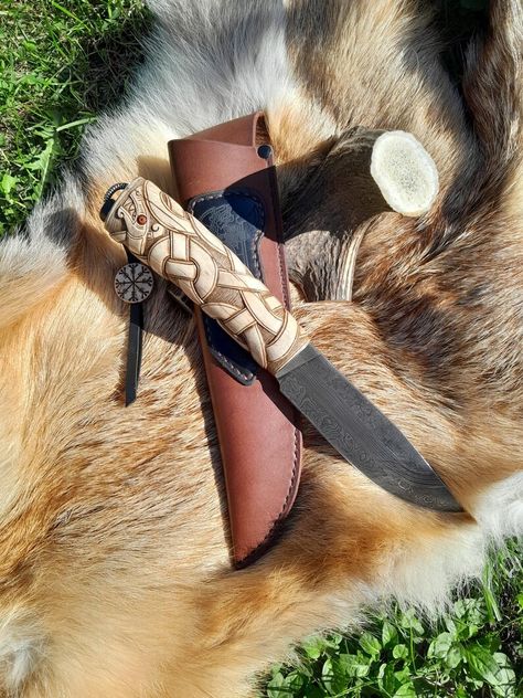 Premium Damascus Steel Viking Knife With Leather Sheath and Hand-carved Dragon Knotwork Handle. Hand-forged Blade. Norse Motifs, Nordic. - Etsy Dragon Knotwork, Viking Knives, Viking Knife, Carved Dragon, Viking Style, Leather Sheath, Damascus Steel, Damascus, Archery