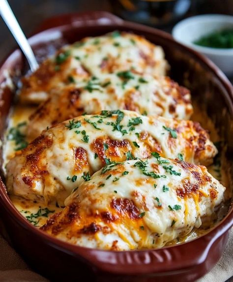 Best Garlic Cheddar Chicken Garlic Cheddar Chicken Bake, Cheddar Chicken Recipes, Cheddar Chicken Bake, Garlic Cheddar Chicken, Cheddar Recipes, Chicken Oven, Garlic Cheddar, New Chicken Recipes, Chicken Cake