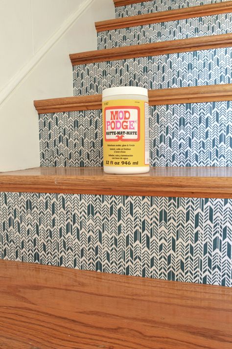 Transforming stairwell with fabric and paint. I would use starch for a non permanent application Stairwell Makeover, Stairwell Decor, Stairway Carpet, Diy Stairs Makeover, Stairs Makeover Ideas, Basement Steps, Wallpaper Stairs, Stairs Renovation, Painted Staircases