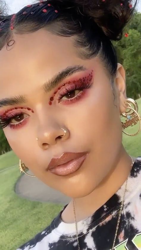 Red Make Up Prom, Red Jewels Makeup, Red Gems Makeup, Red Jewel Makeup, Red And Gold Makeup Looks For Prom, Red Makeup With Gems, Pink Red Makeup Looks, The Weeknd Makeup Concert, Red Rhinestone Makeup Looks