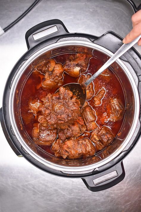 Instant Pot Oxtail Stew by Michelle Tam / Nom Nom Paleo https://nomnompaleo.com Oxtail Recipe, Instant Pot Pot Roast, Oxtail Stew, Oxtail Recipes, Nom Nom Paleo, Mississippi Pot Roast, Potted Beef, Beef Tips, Carrots And Potatoes