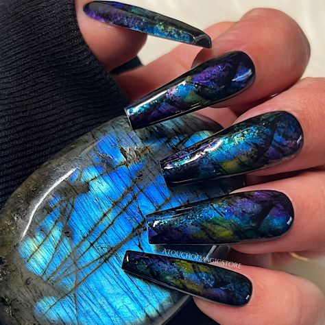 LABRADORITE Press on Nails HAND-PAINTED Crystal Nails Labradorite Crystals Witchy Nails Chrome Nails Nail Art - Etsy Blue Halloween Nails, Easy Halloween Nails, Fun Halloween Nails, Blue Halloween, Halloween Nails Easy, Witchy Nails, Nails Chrome, Nails Fun, Punk Nails