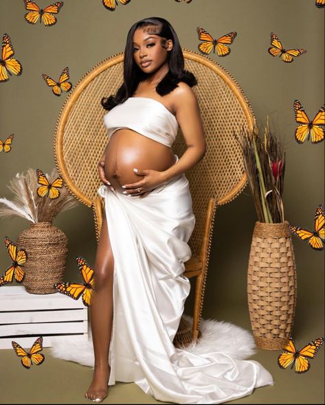 Butterfly Maternity Shoot, Black Women Maternity Shoot, Maternity Shoot Outfit, Maternity Picture Outfits, Baby Bump Photoshoot, Cute Pregnancy Pictures, Maternity Photography Poses Couple, Maternity Photography Poses Pregnancy Pics, Pregnancy Goals