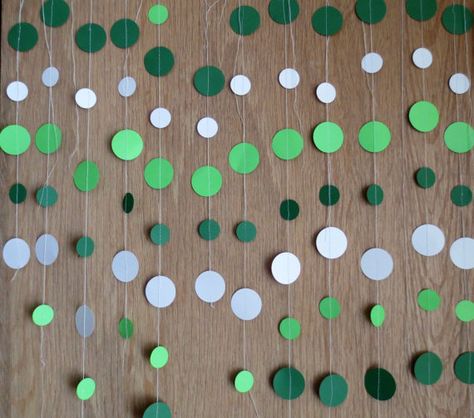 St Patrick's Day Photos, Stone Flower Beds, St Patricks Day Pictures, Circle Paper, Holiday Mini Session, Saint Patties, Paper Backdrop, Party Garland, Paper Artwork