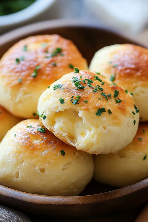 Gooey Mozzarella Biscuit Bombs Recipe Cheesy Dough Balls, Gooey Mozzarella Biscuit Balls, Mozarella Ball Recipe, Grand Biscuits Recipes, Mozzarella Balls Recipe, Mozzarella Cheese Balls, Mozzarella Balls, Cheesy Snack, Cheesy Appetizer