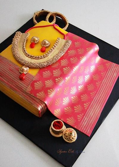 Saree Cake, Mehndi Cake, Indian Traditional Wear, Indian Cake, Wedding Cake Cookies, Traditional Wedding Cakes, Cupcakes Decorados, Mothers Day Cake, Mini Cakes Birthday