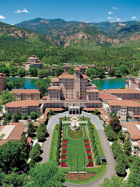 The Broadmoor was built in the early 20th century as the “Grand Dame of the Rockies.” Sitting at an elevation of 6,230 feet above sea level, the hotel was one of the finest resort destinations during the Gilded Age. Broadmoor Colorado Springs, Broadmoor Hotel, Colorado Resorts, Destin Resorts, Lake Hotel, Living In Colorado, Family Resorts, Colorado Travel, The Grove