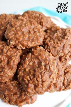 No Bake Cookies Using The Microwave - Easy Peasy Pleasy Cookies Recipes Microwave, Preacher Cookies, Oatmeal No Bake Cookies, Microwave Dessert, Easy No Bake Cookies, Chocolate No Bake Cookies, Microwave Baking, Classic Cookies Recipes, Chocolate Oatmeal Cookies