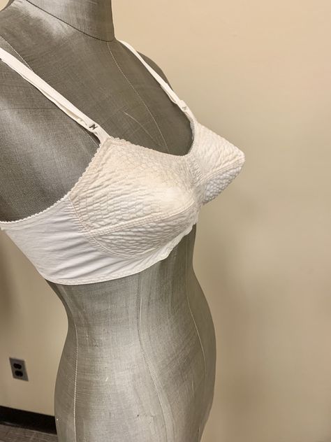 1950's women bullet- style bra was donated by Jennifer Banning. 2017-905-3. Pointy Bras From 40s And 50s, 1950s Women, Vintage Bra, Bone Structure, Bullet Bra, 1940s Fashion, Cone Bra, Vintage Lingerie, New Look