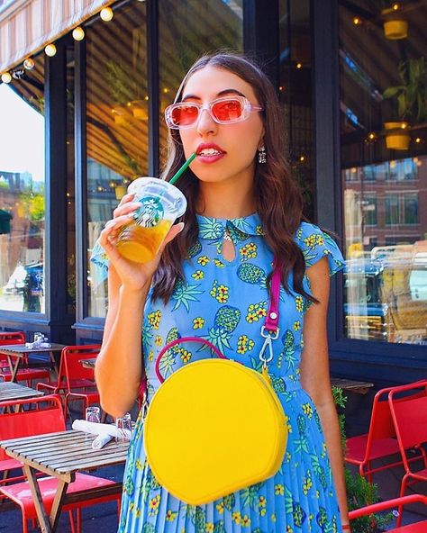 The IRL Carrie Bradshaw? How Caroline Vazzana Went From Fashionista To Fabulous Author Caroline Vazzana Outfits, Caroline Vazzana, Outfit Reference, Style Star, Dream Girl, Carrie Bradshaw, Colourful Outfits, Star Fashion, Girly Things