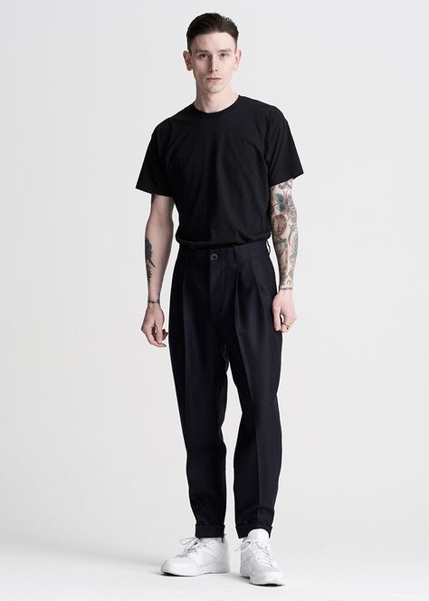 Black Outfits Men, Black Outfit Men, Classic Trousers, Street Style Outfits Men, Classic Coats, Stylish Mens Outfits, Fall Winter 2016, Streetwear Men Outfits, Men Fashion Casual Outfits