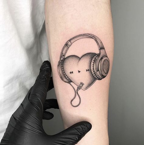 Headphone Tattoos, Headphones Tattoo, Wearing Headphone, Girl With Headphones, Music Tattoos, Tattoo Fonts, Heart Tattoo, Infinity Tattoo, Tattoo Quotes