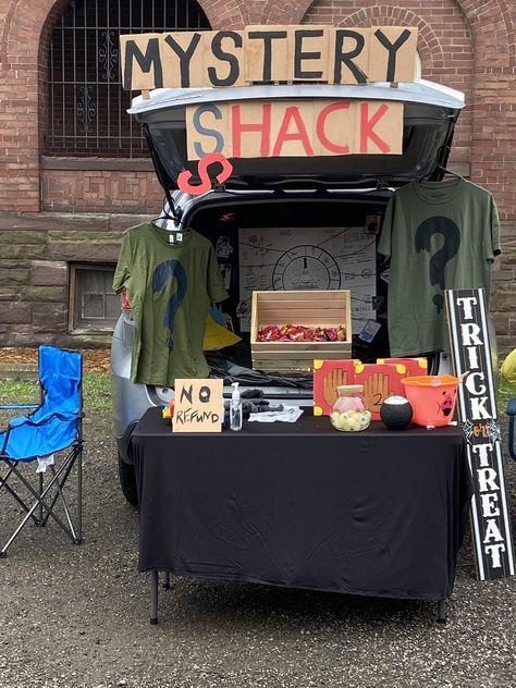 Gravity Falls Trunk Or Treat, Fall Party Decorations, Fall Memes, Mystery Shack, Gravity Fall, Diy Decoracion, Clever Halloween Costumes, Halloween Room Decor, Treat Ideas