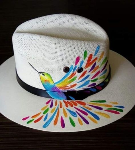 How To Paint A Straw Hat, Sombreros Decorados Ideas, Painted Straw Hats, Straw Hat Crafts, Hand Painted Hats, Bohemian Hats, Painted Clothes Diy, Hand Painted Clothing, Painted Hats