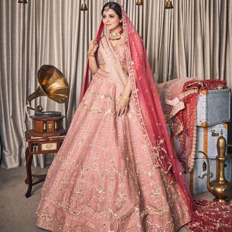 Rose Pink Lehenga Bridal, Peach Lehenga Bridal Jewellery, Blush Pink Bridal Lehenga, Bride Lehenga Indian Pink, Pastel Pink Bridal Lehenga, Pink Indian Wedding Dress, Gold Lehenga Bridal, Natasha Luthra, Zardosi Lehenga