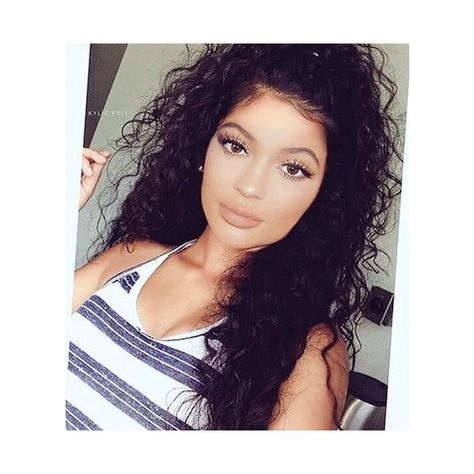 Kylie Jenner Curly Hair, Kylie Jenner Hairstyles, Jenner Hairstyles, Style Kylie Jenner, Jenner Hair, Kylie Jenner Hair, Hairstyles Curls, Kylie Jenner Style, Dull Hair