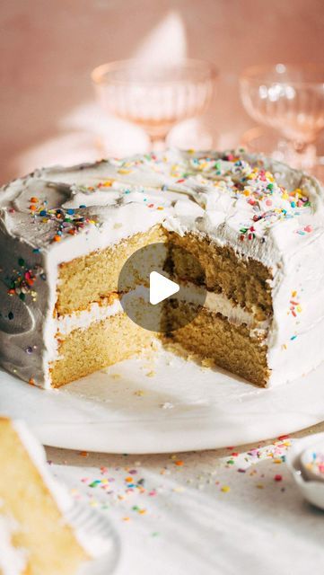 193K views · 19K likes | Jenna Barnard on Instagram: "Whether your new years resolution is to go gluten free or you just need a really good January birthday cake, this gluten free vanilla cake is ALWAYS the answer. I honestly prefer it over regular cake 🫢 because it is so soft and fluffy and moist and delicate but NOT fragile. You just look at a gluten free dessert the wrong way and it’ll crumble - but not this one! It’s difficult to even tell it’s gluten free. That’s how you know it’s good 👌🏻 full recipe is on my website!" January Birthday Cake, Regular Cake, Ooey Gooey Bars, Vegan Vanilla Cake, Gluten Free Vanilla Cake, Gluten Free Dessert, Gooey Bars, Vanilla Birthday Cake, Cake Layers