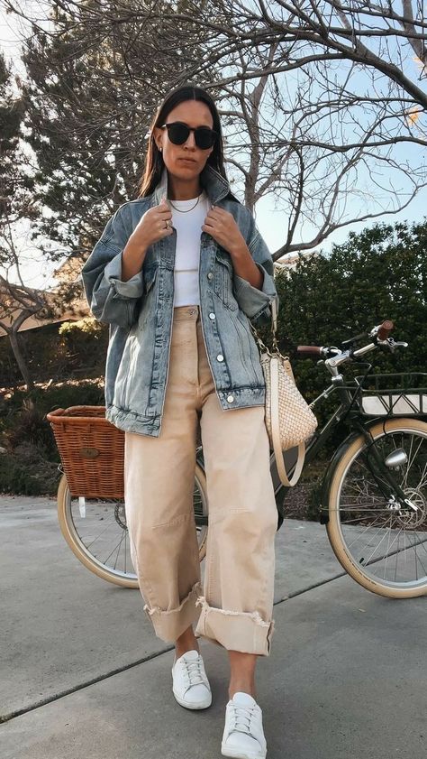 Natalie Borton, Jeans Trend, Denim Jacket Outfit, Athleisure Trend, Outfit Primavera, Mode Casual, Mode Ootd, Outfits Verano, Look Casual