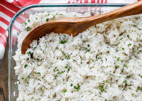 {Oven Baked} Cilantro Lime Rice is a great side dish for any meal. - get the recipe at barefeetinthekitchen.com Rice For A Crowd, Chipotle Lime Rice, Oven Baked Rice, Cilantro Lime Rice Recipe, Lime Rice Recipes, Dinner Board, Rice On The Stove, Fat Food, Cilantro Rice