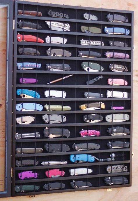 Knife Display Ideas, Pocket Knife Display Case, Knife Cabinet, Pocket Knife Display, Knife Display Case, Knife Display, Hunting Room, Knife Rack, Knife Storage