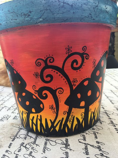 Painted pot: Mushrooms at sunset Spooky Craft, Diy Planters Pots, Painted Planters, Easy Backyard Diy, Painting Shoes, Tattoo Plant, Painted Pot, Plant Pot Design, Pot Art