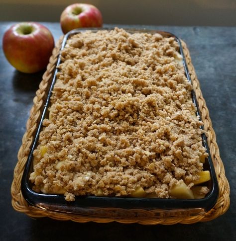 Stayman-Winesap Apples and Aromatic Apple Oat Crisp #Wolff'sAppleHouse #apples #FallFlavors Apple Crisp Recipe, Baked Alaska, Apple Dessert, Apple Season, Apple Crisp Recipes, Holiday Meals, Low Calorie Snacks, Crisp Recipe, Easiest Apples