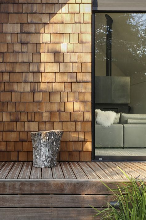 Platform 5 Architects completes shingle-clad home overlooking a private lagoon Wood Cladding Exterior, Alan Williams, Cedar Shingle, Shingle House, Clad Home, Wood Facade, Wooden Facade, Timber Architecture, House Cladding