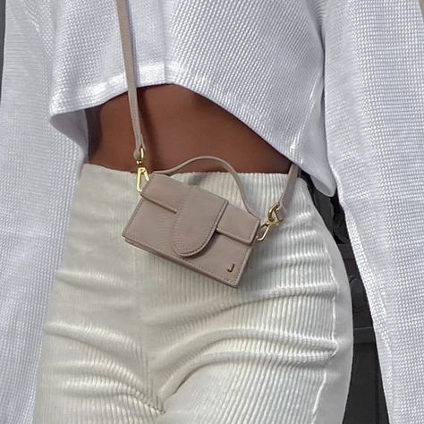 Jacquemus Bag Outfit, Cottagecore Aesthetic Fashion, Best Friend Gift Ideas, Friend Gift Ideas, Mini Sling Bag, Purse Outfit, Tassel Bag Charm, Small Sling Bag, Jacquemus Bag