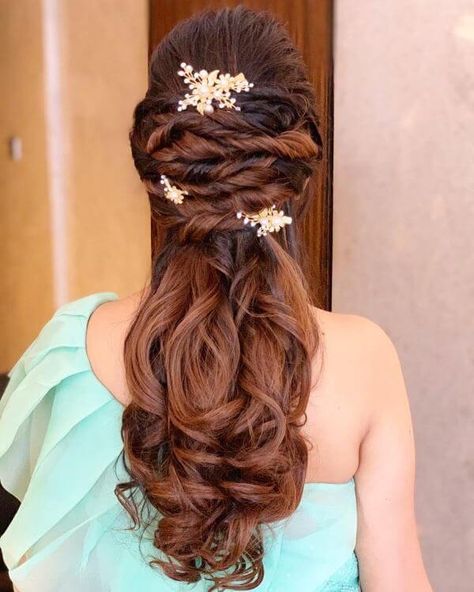 Hairstyles For Haldi, Floral Headband Hairstyles, Beautiful Hairstyles For Wedding, Elegant Hairstyles For Long Hair, Hairstyle For A Wedding, Braided Rose Hairstyle, Flower Hairstyles, Loose Braid Hairstyles, Easy And Beautiful Hairstyles