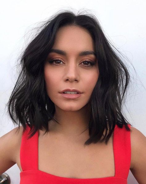 Vanessa Hudgens Short Hair, Vanessa Hudgens Hair, Short Hair Waves, Penteado Cabelo Curto, Trending Hairstyles, Vanessa Hudgens, Grunge Hair, Trendy Short Hair Styles, Hair Color Trends